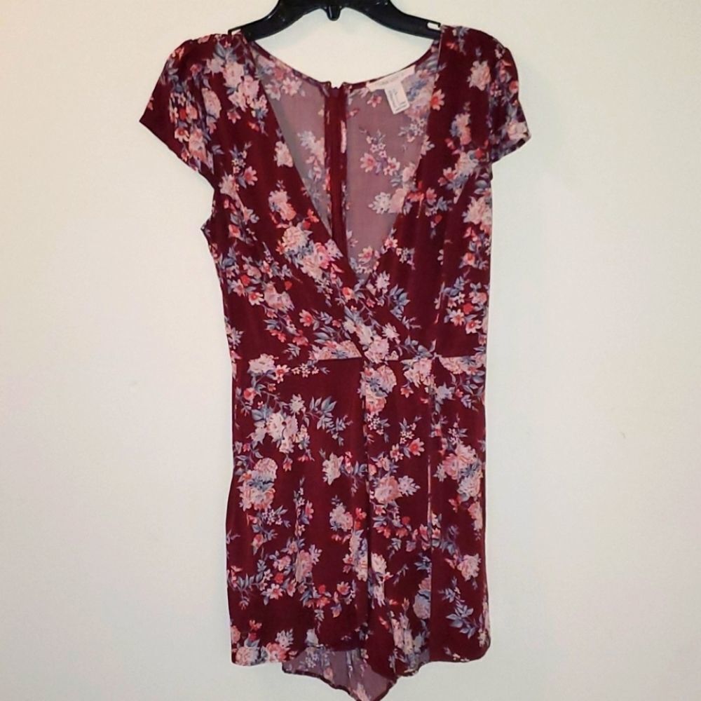 Forever 21 burgundy floral romper small